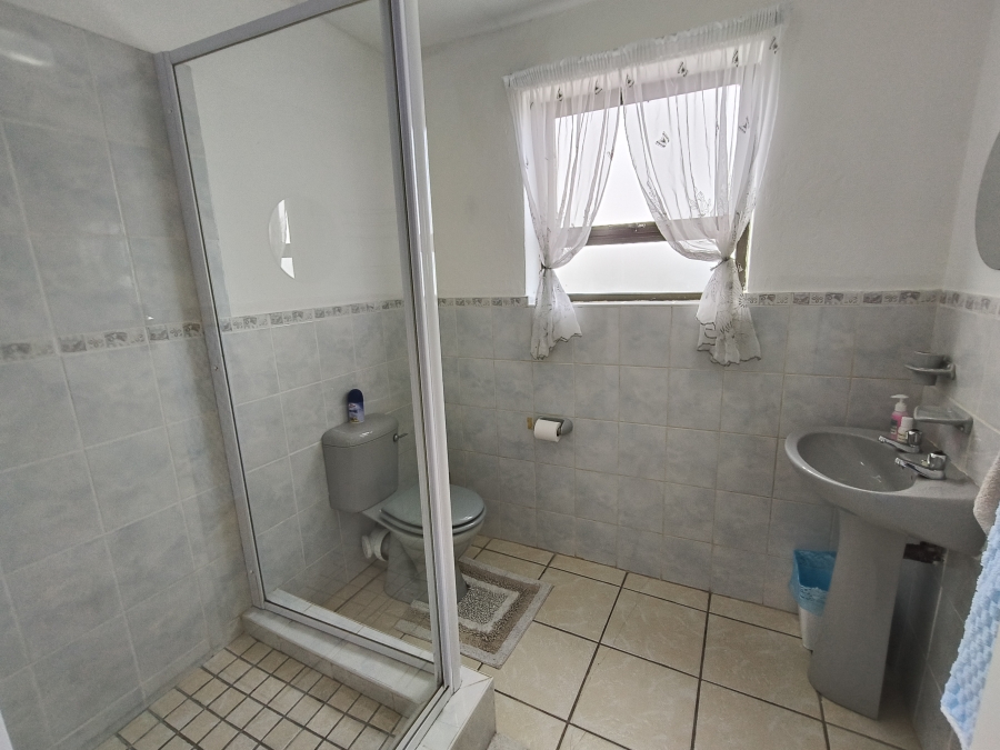 12 Bedroom Property for Sale in Paradise Beach Eastern Cape